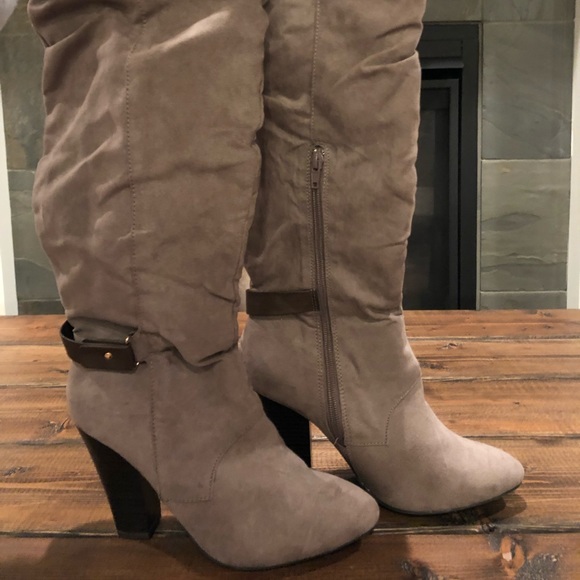 Knee high boots - Picture 2 of 2